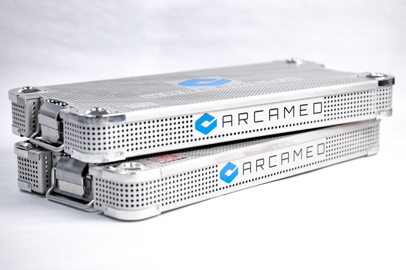 Weight-Reduced Aluminum Medical Cases and Trays from Arcamed