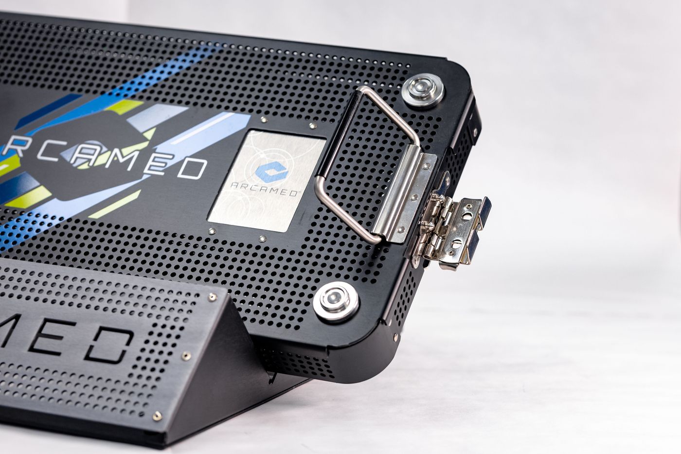 High-Variety Medical Case & Tray Handles and Latches from Arcamed